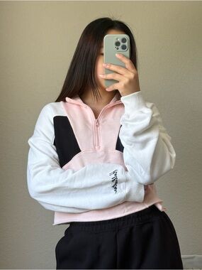 Hollister Women's Cropped Half Zip Sweatshirt